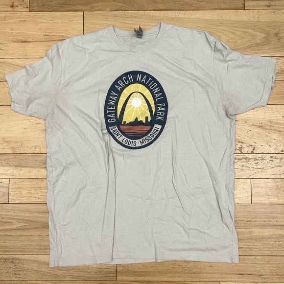 Next Level Other - St. Louis Gateway Arch National Park Tshirt Unisex Size XXL